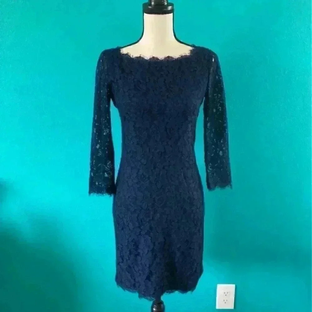 Diane Von Furstenberg navy blue Zarita lace dress in size 4
